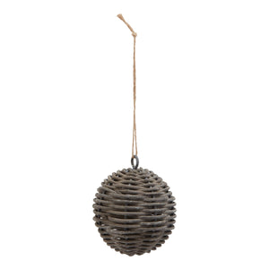 Decorative wicker Christmas bauble in a round shape with a natural finish for festive decorations